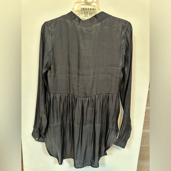 H&M SHIMMER BLACK LOW HIGH BLOUSE LONG SLEEVE SHINY - Picture 3 of 7